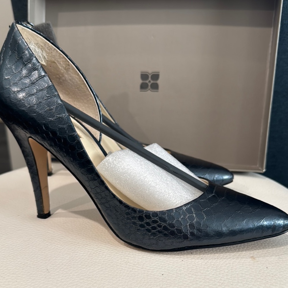 Elegant Black Snakeskin Heels